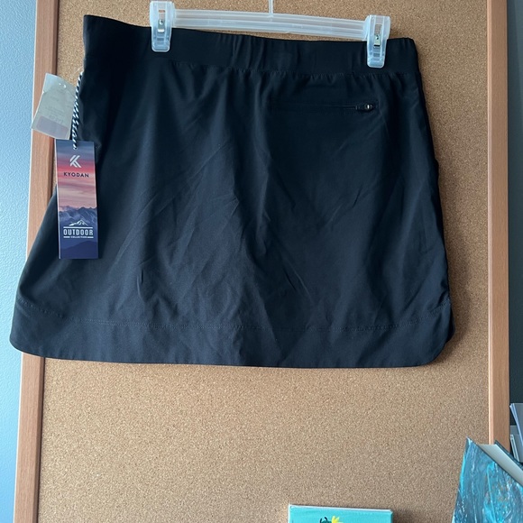 Women’s skort.. - Picture 2 of 5